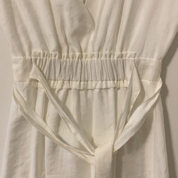 Zara White Dress with ruffled sleeves 💕 - Picture 4 of 5